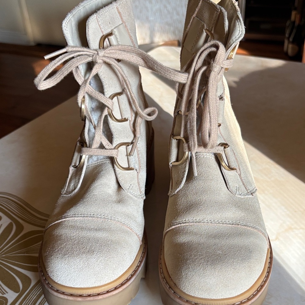 Sorel Women's Joan Now Lace-Up Suede Lug Sole Platform Boots Size 9.5
